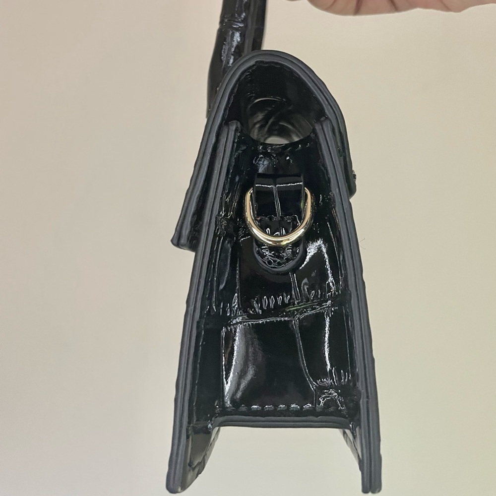 Purses - Picture 2 of 4